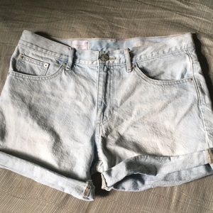 Light wash Gap boyfriend denim shorts